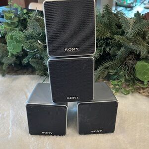Set of 4 Sony speakers
